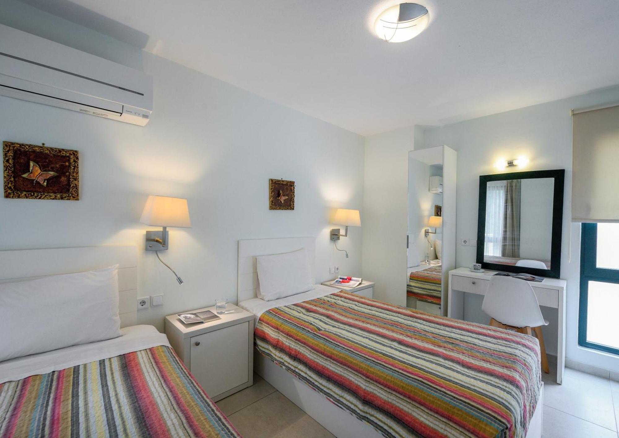Elpiniki Luxury Apartments Nea Poteidaia Dış mekan fotoğraf