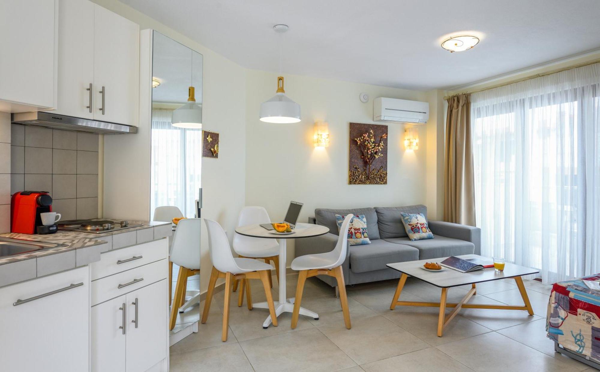 Elpiniki Luxury Apartments Nea Poteidaia Dış mekan fotoğraf