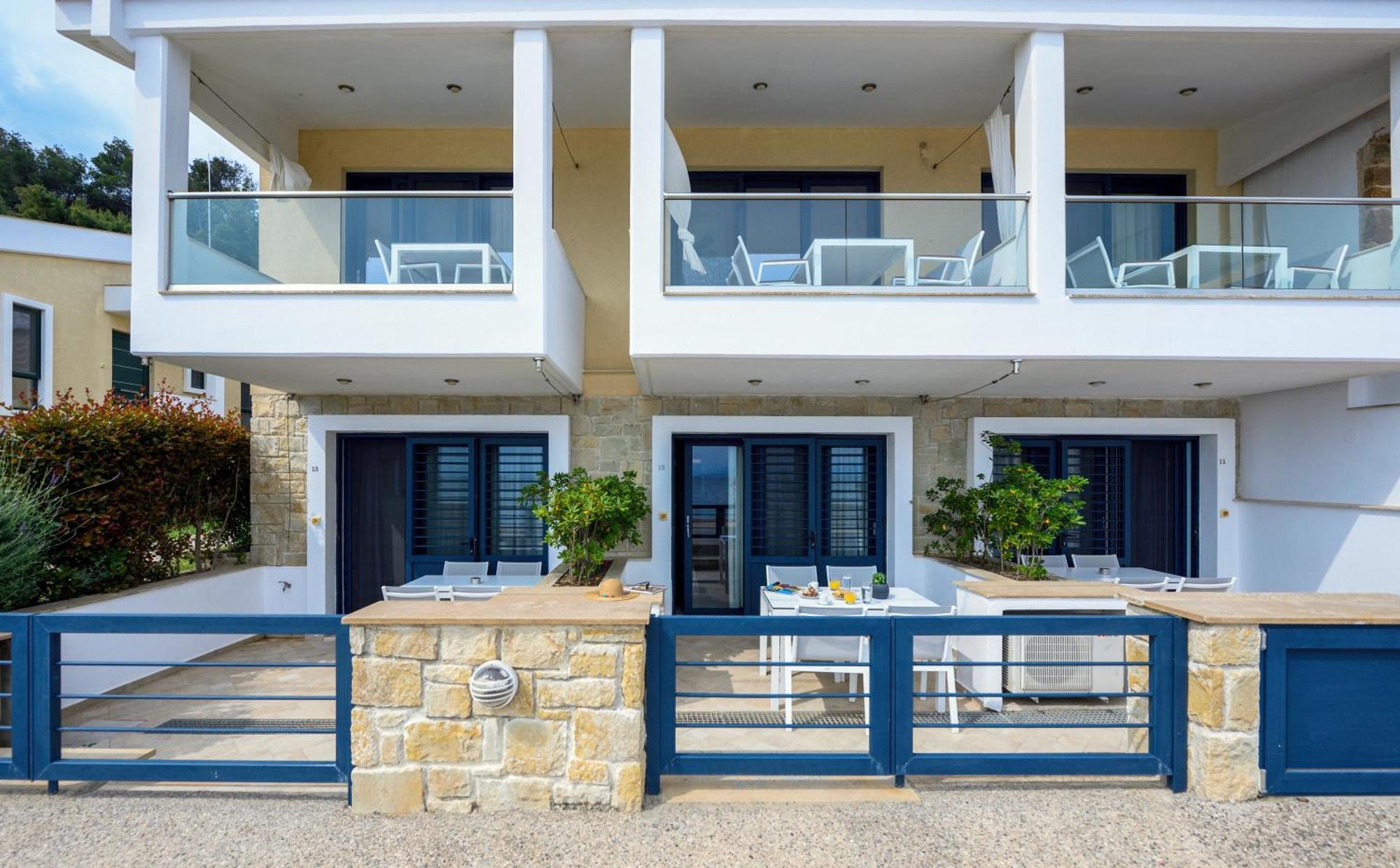 Elpiniki Luxury Apartments Nea Poteidaia Dış mekan fotoğraf
