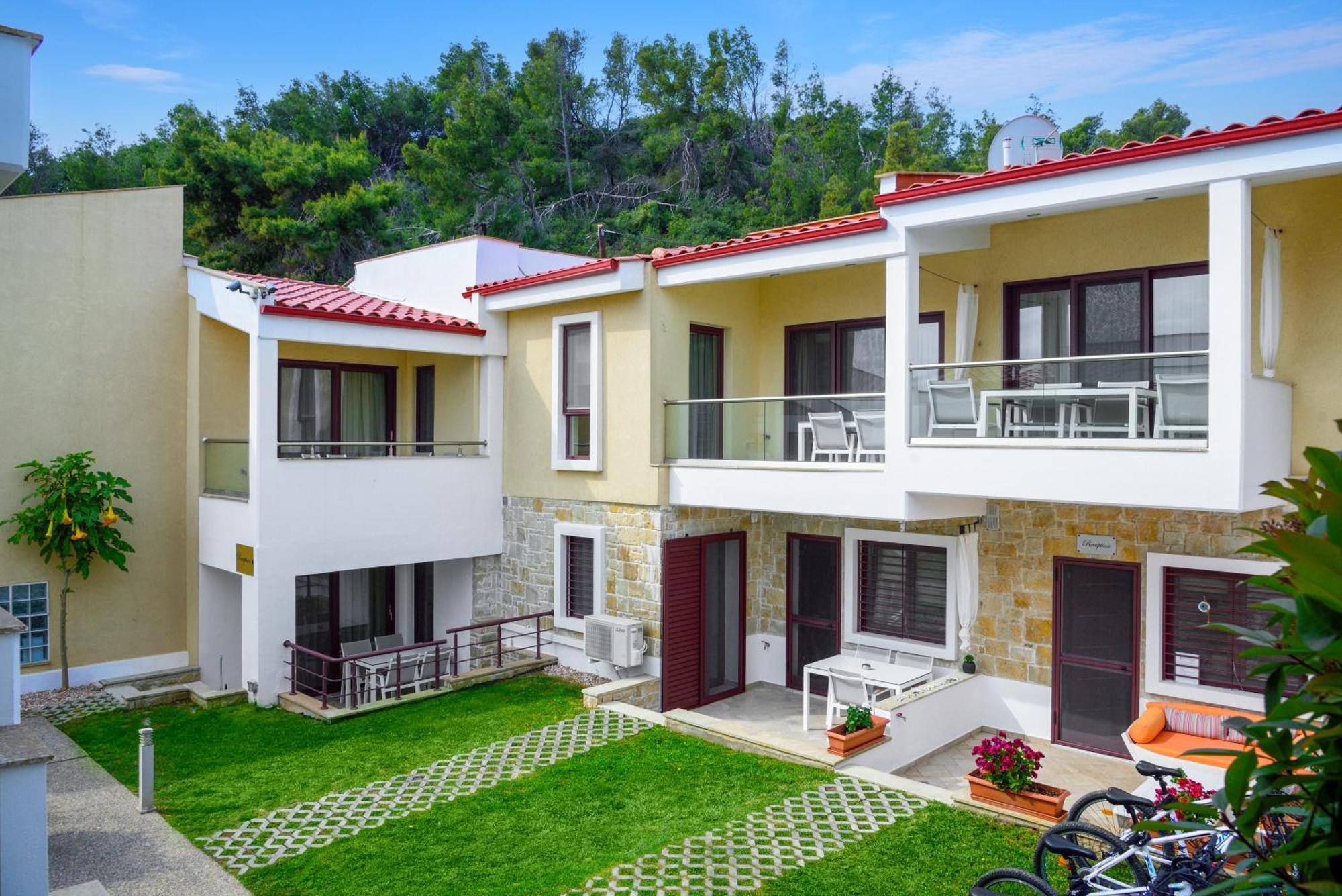 Elpiniki Luxury Apartments Nea Poteidaia Dış mekan fotoğraf