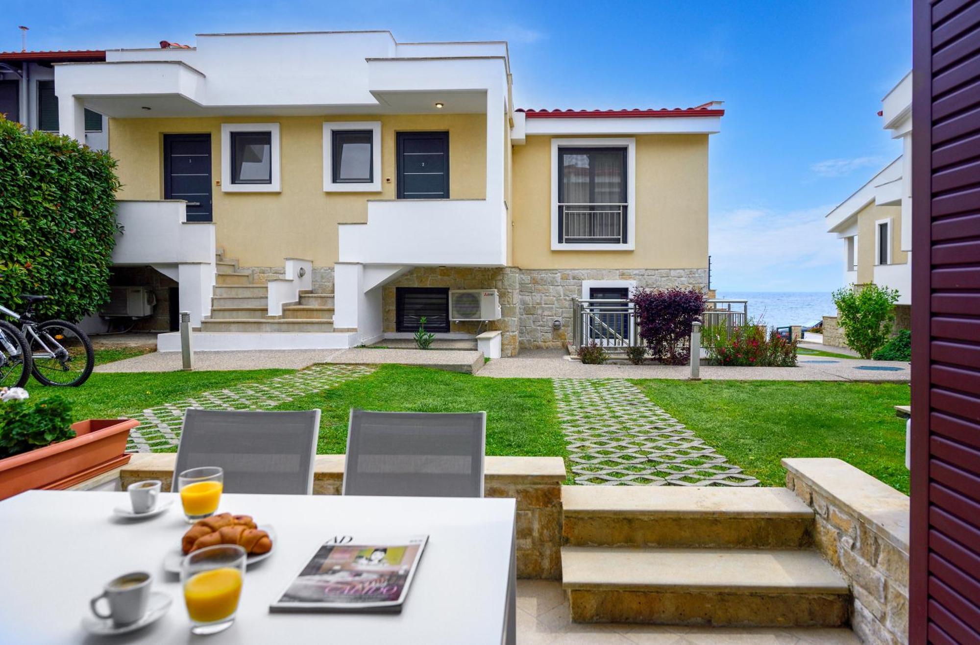 Elpiniki Luxury Apartments Nea Poteidaia Dış mekan fotoğraf