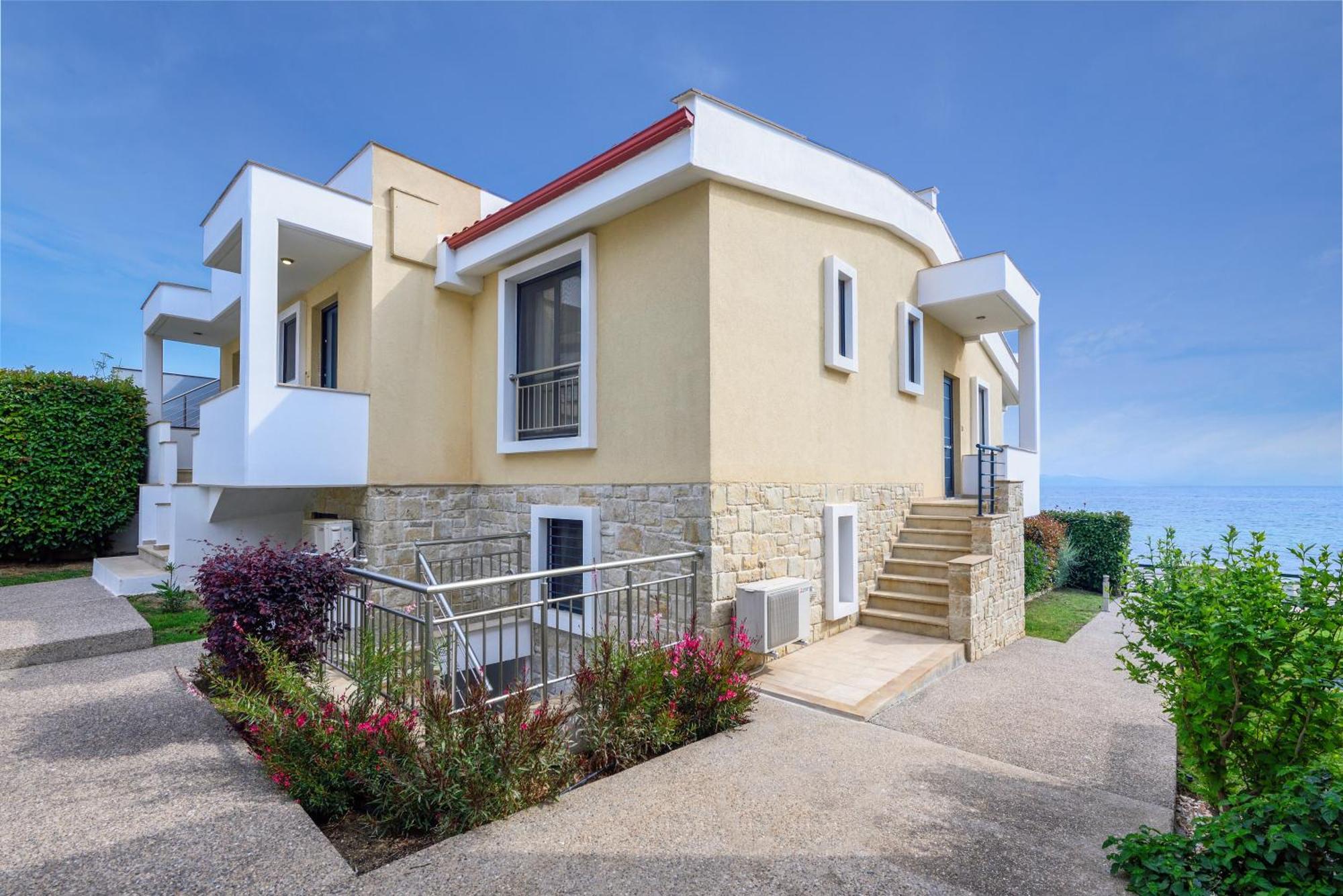 Elpiniki Luxury Apartments Nea Poteidaia Dış mekan fotoğraf