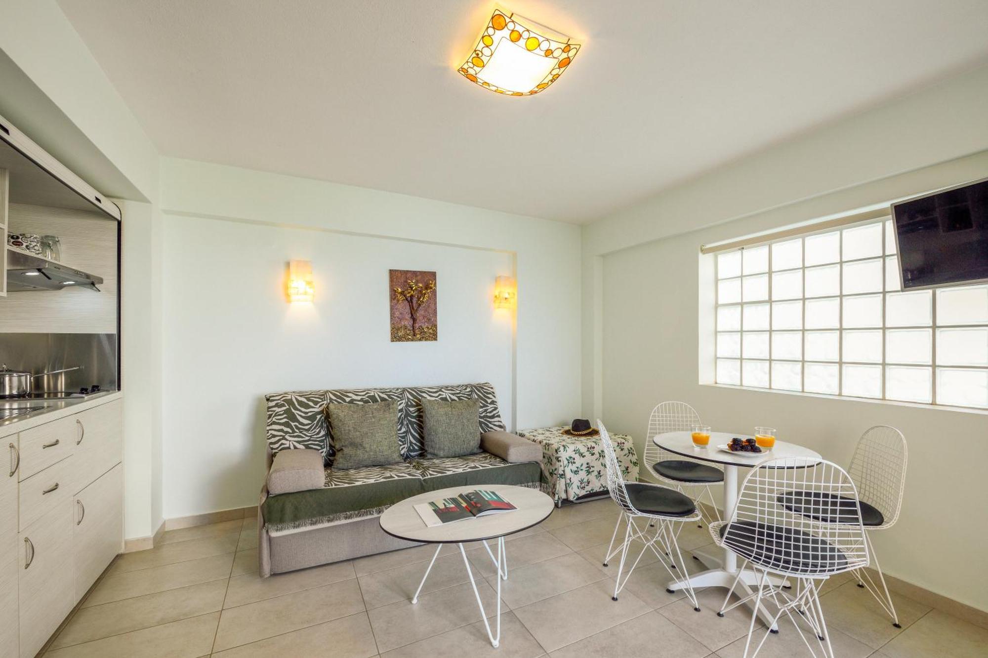 Elpiniki Luxury Apartments Nea Poteidaia Dış mekan fotoğraf