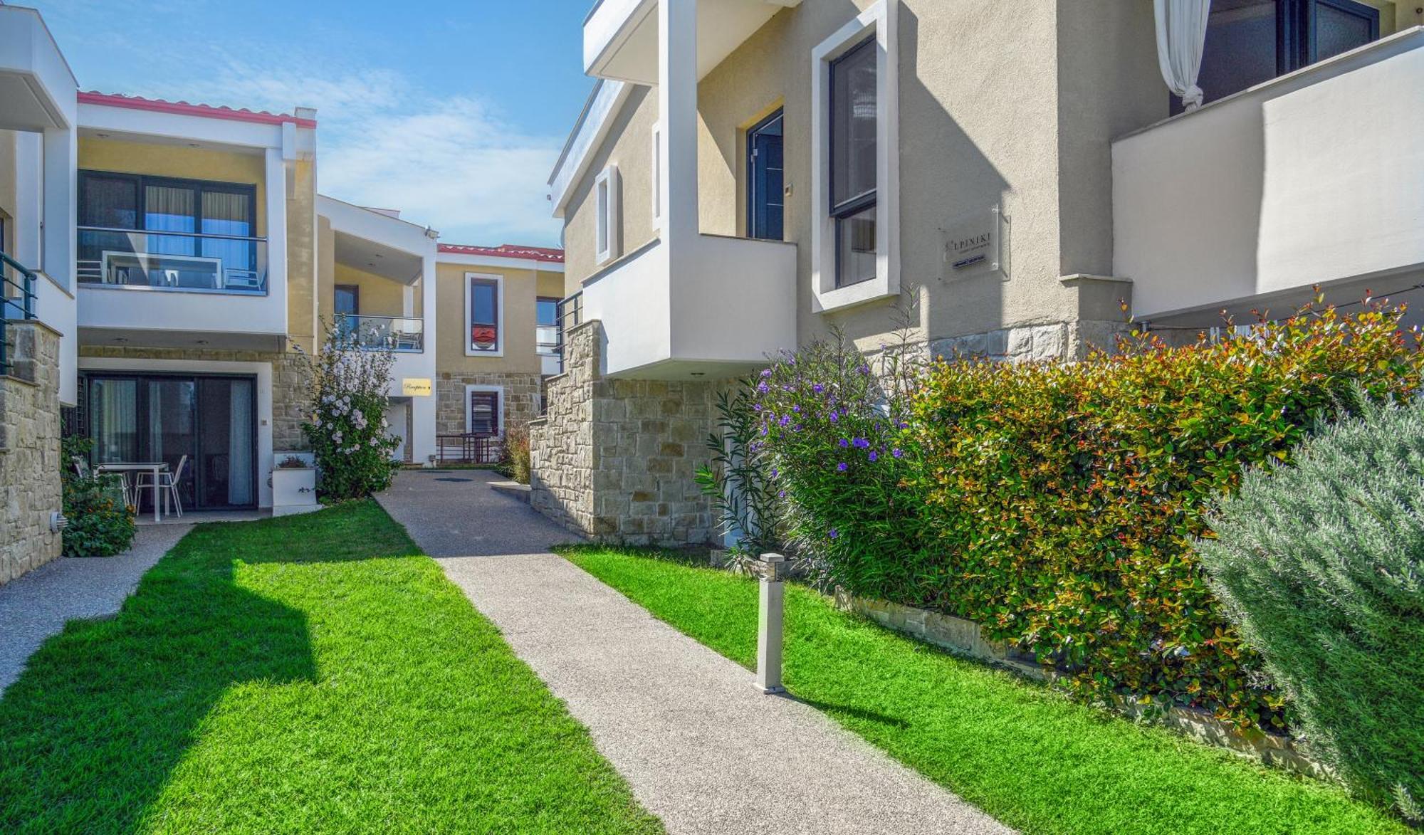 Elpiniki Luxury Apartments Nea Poteidaia Dış mekan fotoğraf