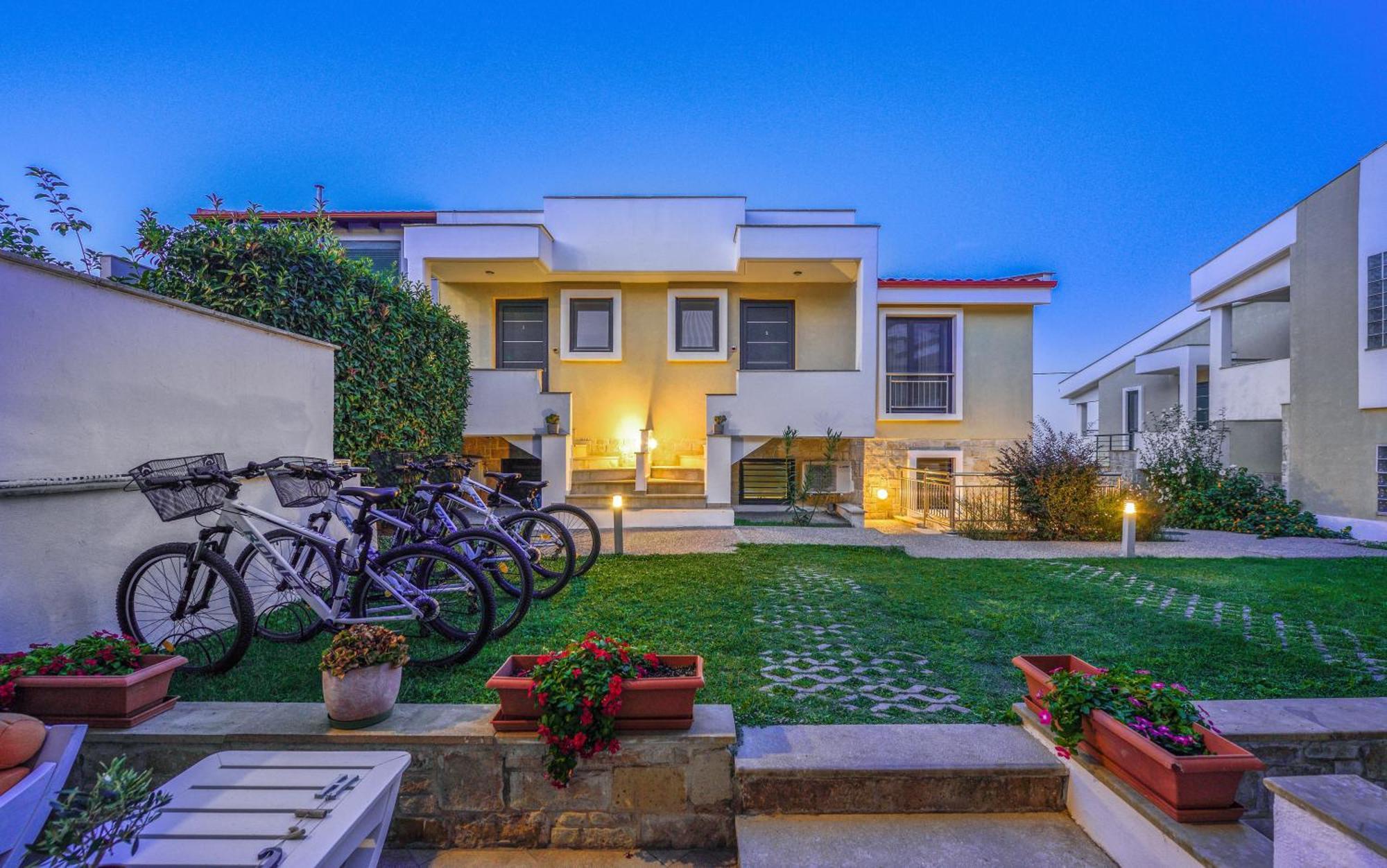 Elpiniki Luxury Apartments Nea Poteidaia Dış mekan fotoğraf